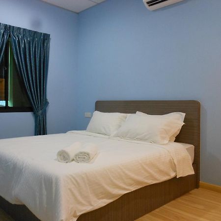 Eiman Homestay, Keluang Exterior foto